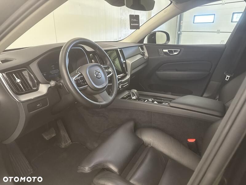Volvo XC 60 B4 B Plus Dark - 11