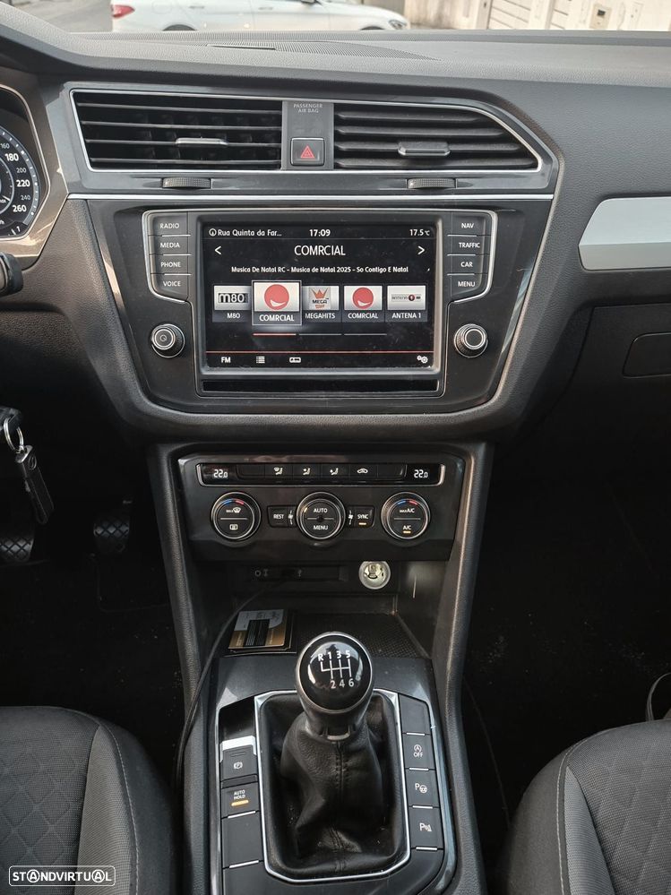 VW Tiguan 2.0 TDI Confortline - 14