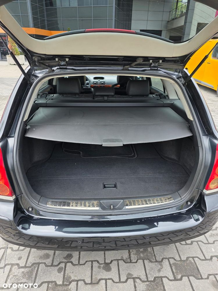 Toyota Avensis 2.2 D-4D Prestige - 6