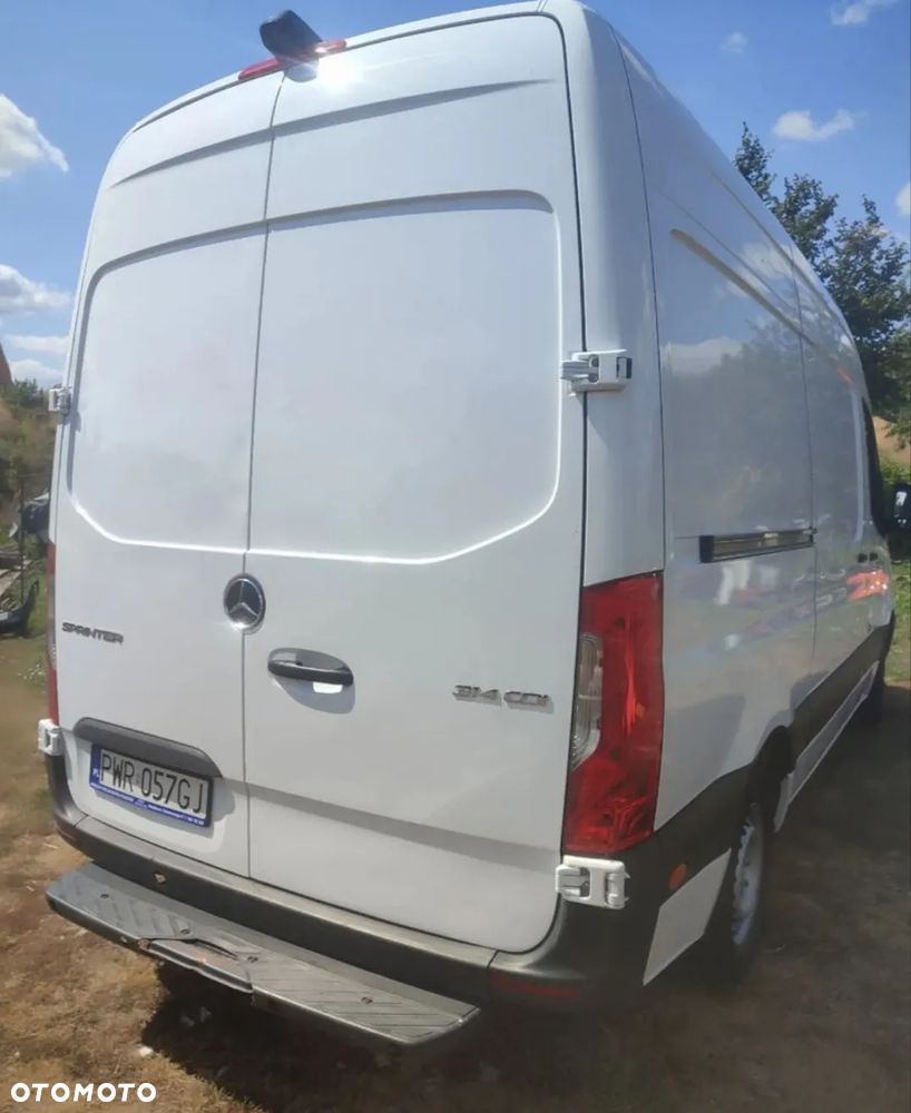Mercedes-Benz Sprinter - 16