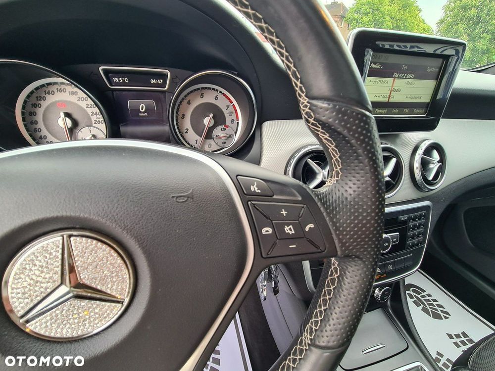 Mercedes-Benz GLA 200 Style - 22