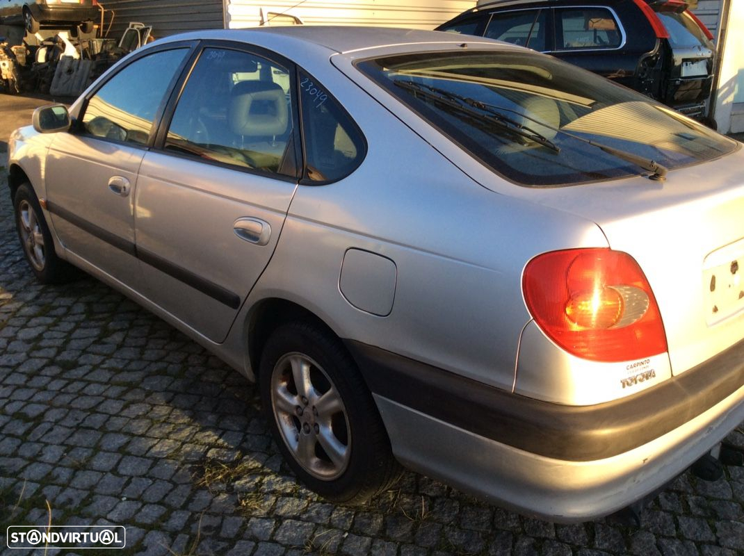 Toyota Avensis T22 às peças - 2