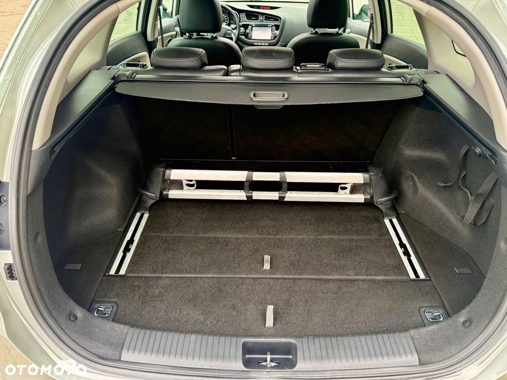 Kia Ceed 1.6 CRDi 128 Platinum Edition - 35