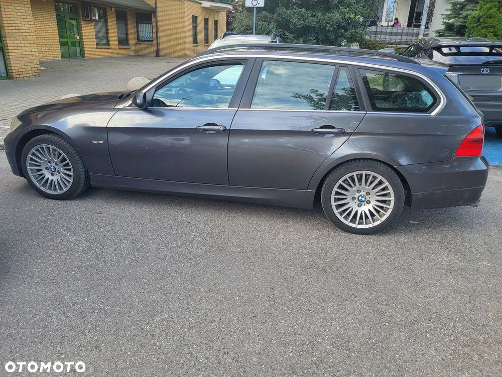 BMW Seria 3 330d - 30