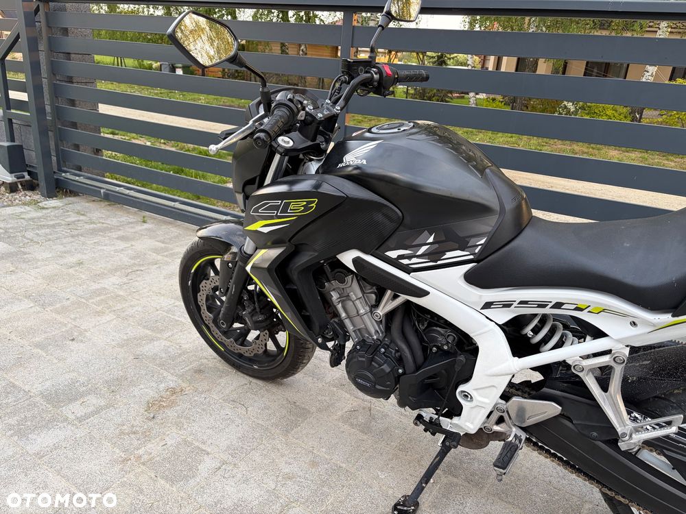 Honda CB - 12