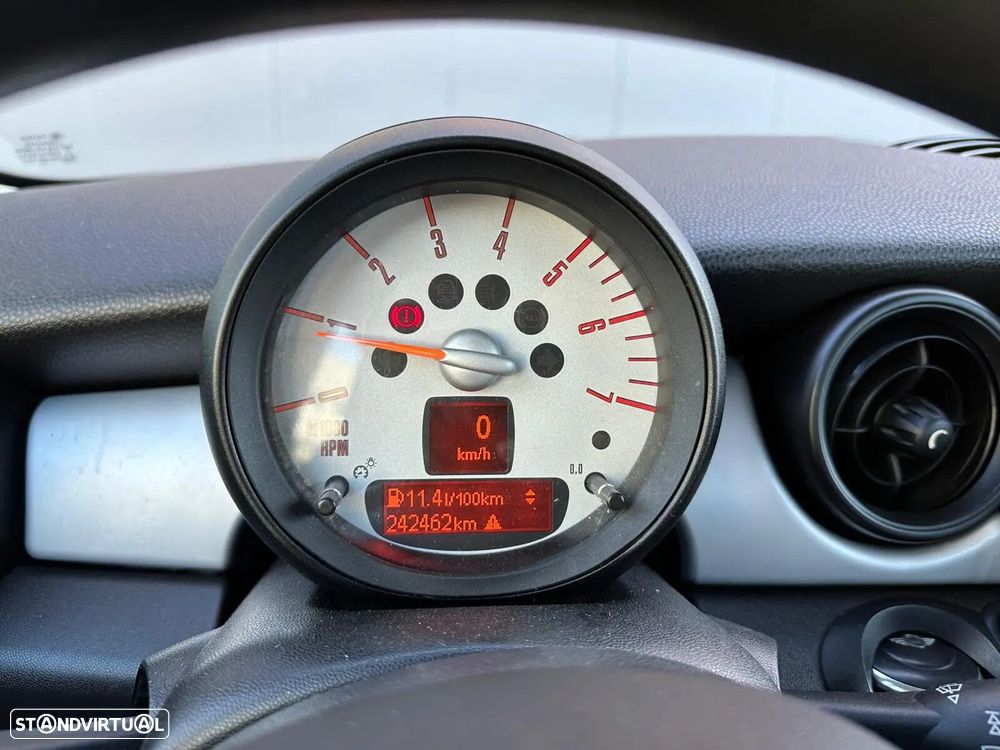 MINI 3 Portas One D - 8