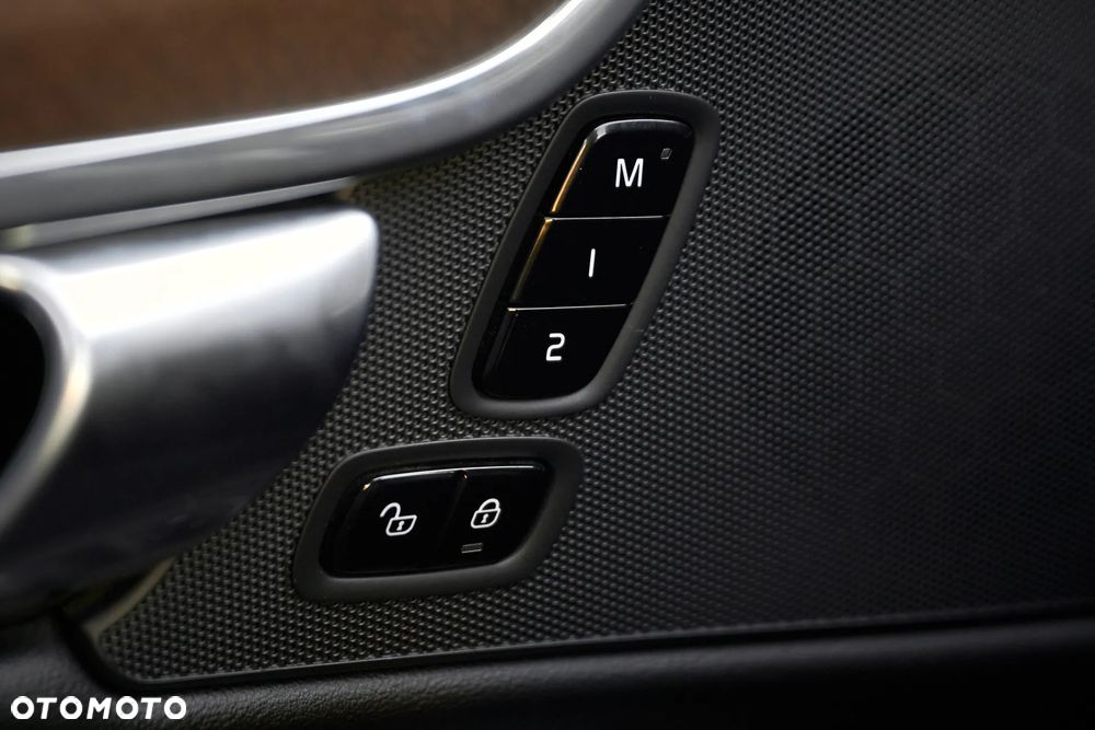 Volvo S90 D3 Geartronic Inscription - 32