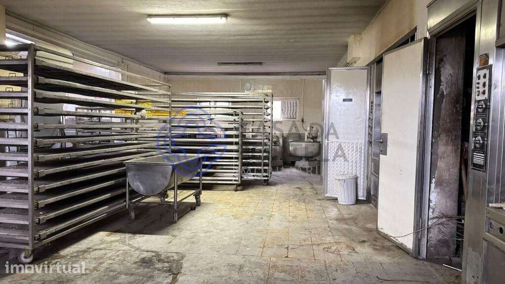 Moradia T5 com espaço comercial em Campo, Valongo - Grande imagem: 2/11