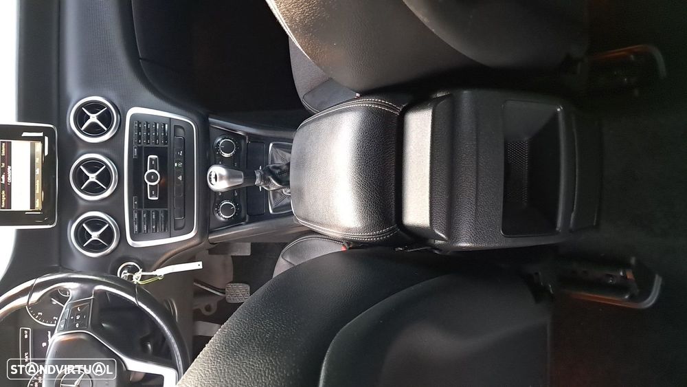 Mercedes-Benz A 180 CDI (BlueEFFICIENCY) Urban - 30
