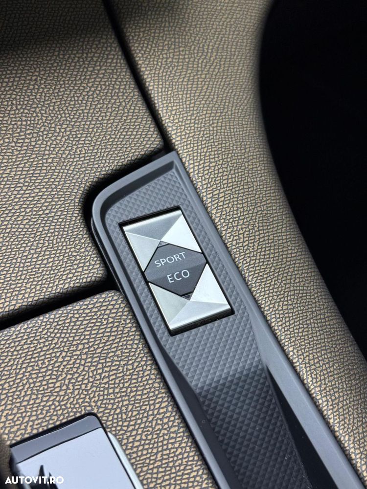 DS Automobiles DS 7 Crossback - 30