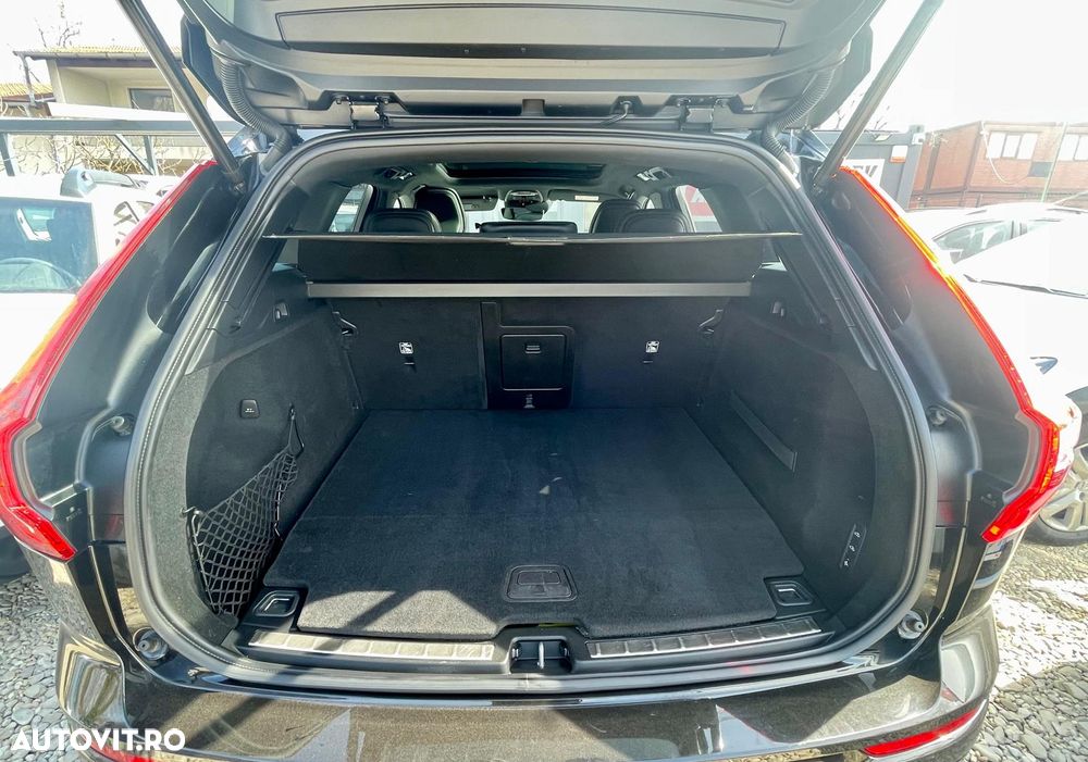 Volvo XC 60 T8 Twin Engine AWD R-Design - 22