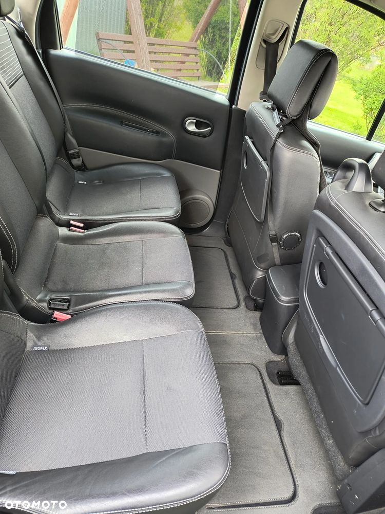 Renault Scenic 2.0 dCi Emotion Plus - 9