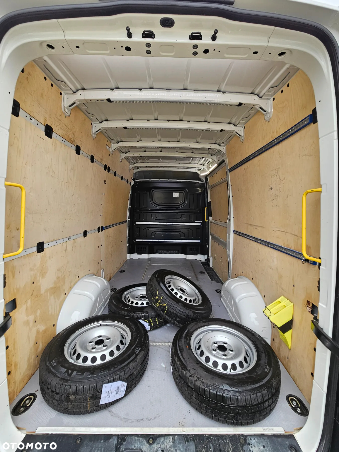 Volkswagen Crafter - 25