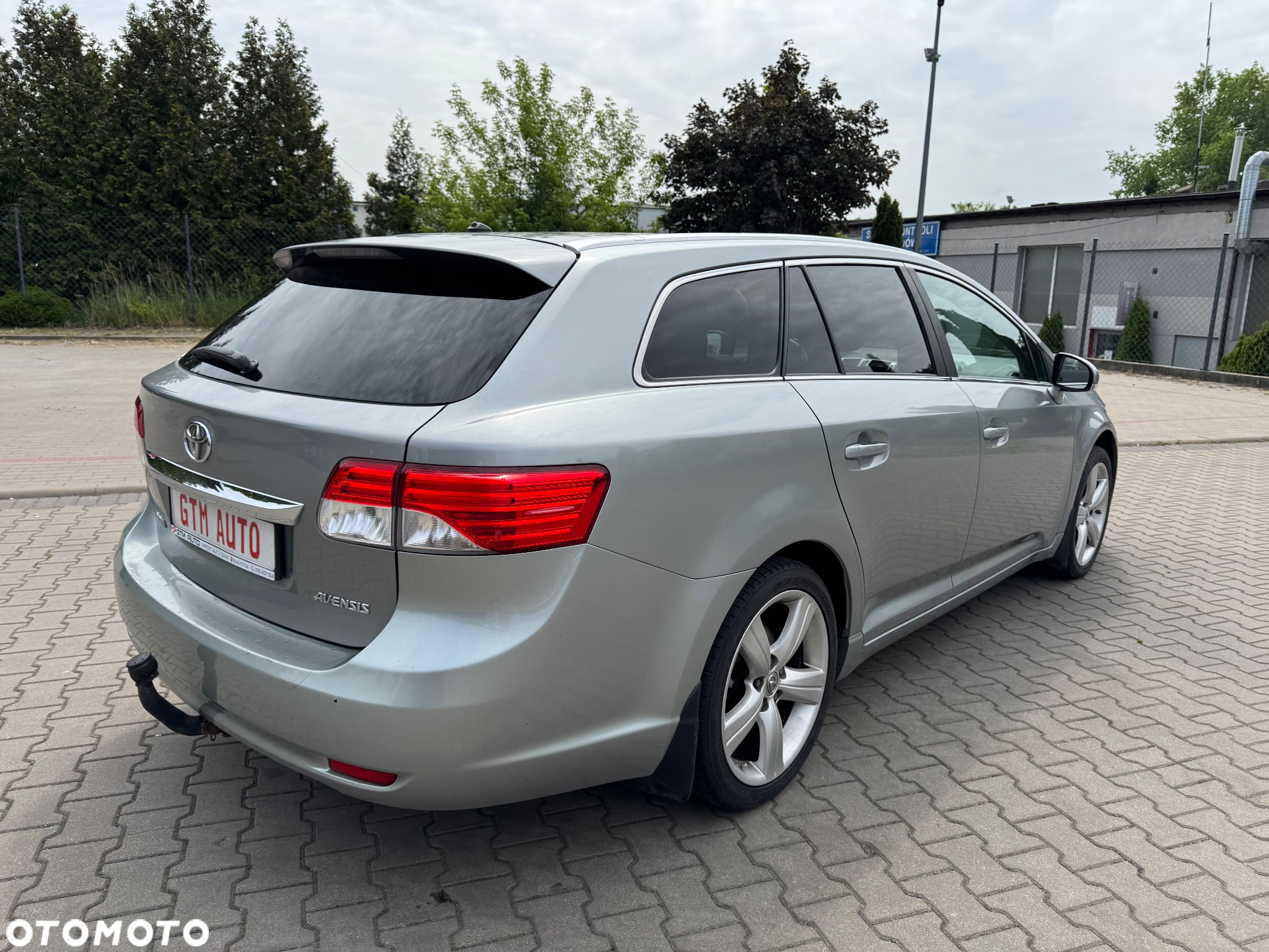 Toyota Avensis 1.8 Premium - 12