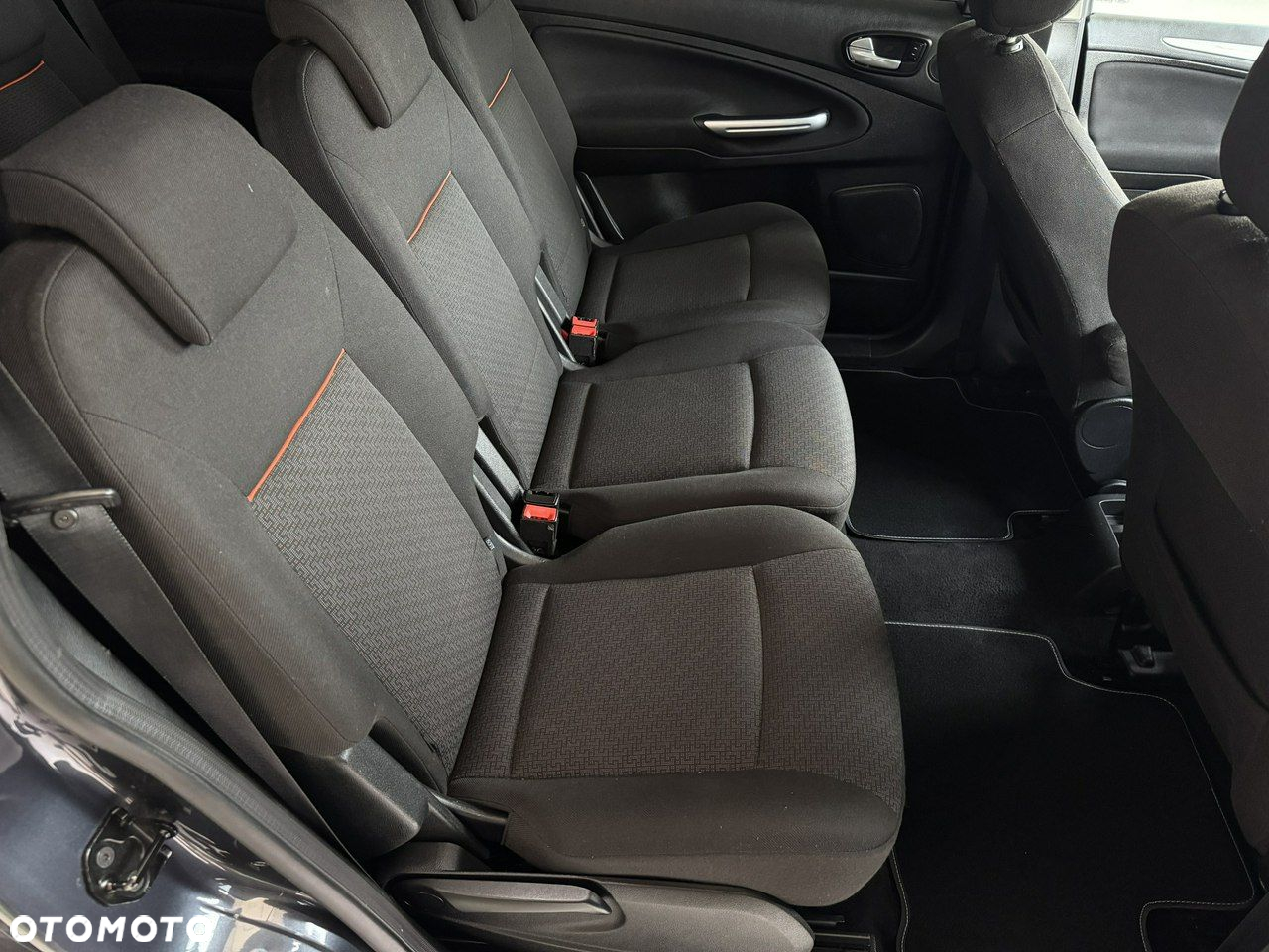 Ford Galaxy - 20