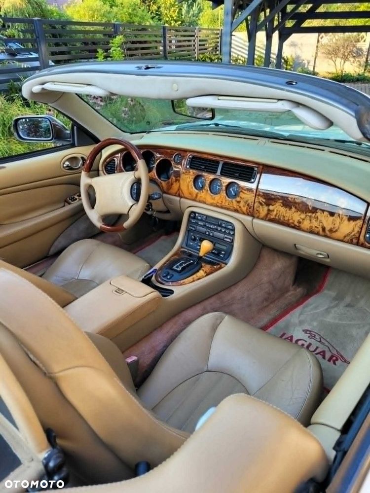Jaguar XK8 - 8