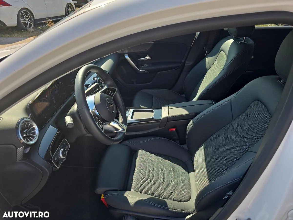 Mercedes-Benz A 200 7G-DCT - 10