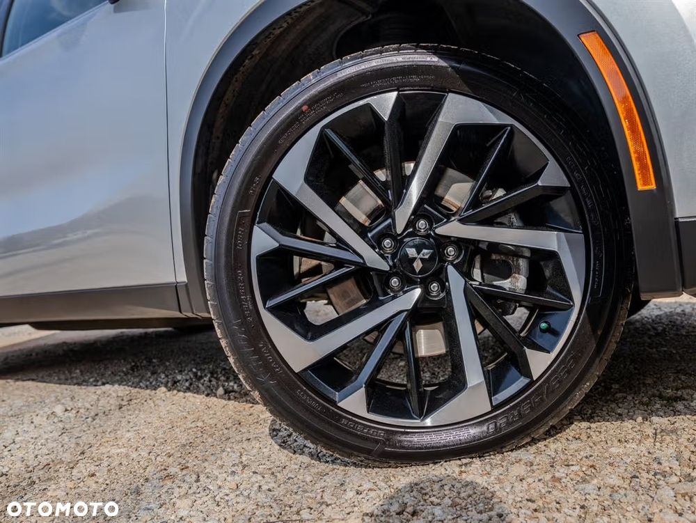 Mitsubishi Outlander - 12