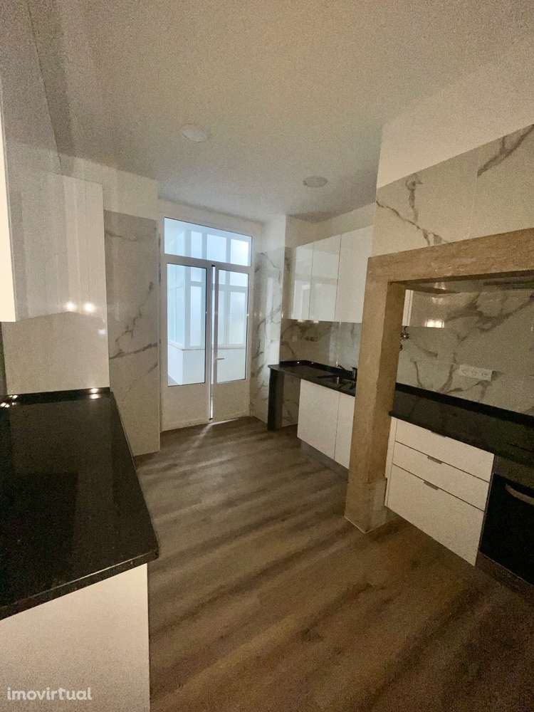 Espaçoso T5 Av. António Augusto de Aguiar –  Premium (A Novas) - Grande imagem: 3/11