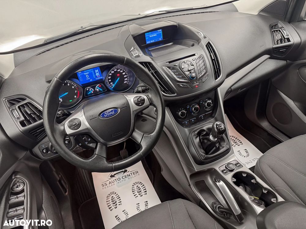 Ford Kuga 1.5 EcoBoost 2x4 Trend - 22