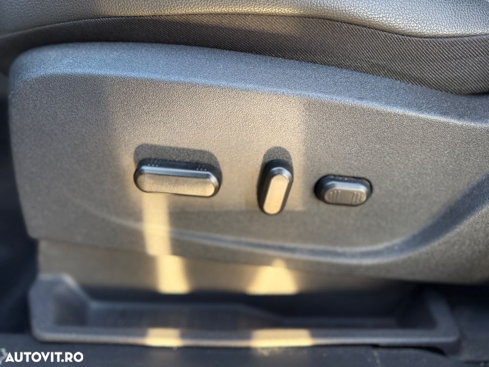 Ford Kuga 2.0 TDCi 4x4 Aut. Titanium - 22