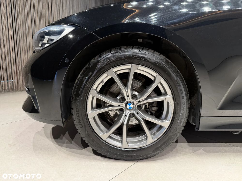 BMW Seria 3 318i - 13