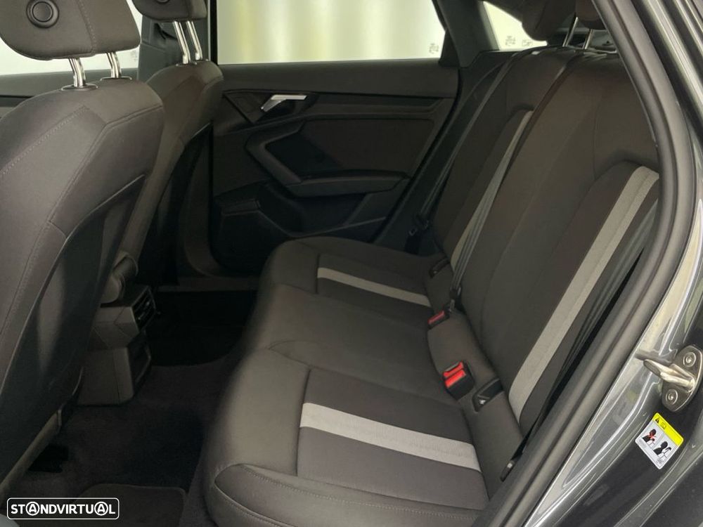 Audi A3 Limousine 30 TFSI S line S tronic - 12