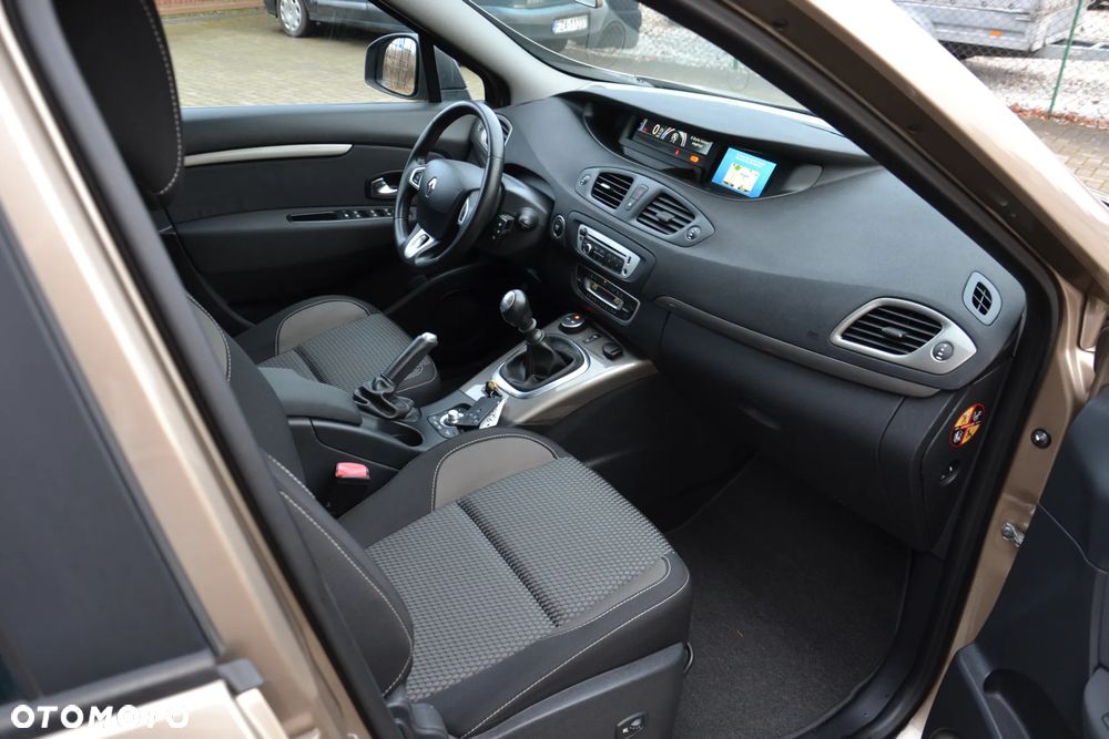 Renault Scenic dCi 110 Xmod Paris - 28