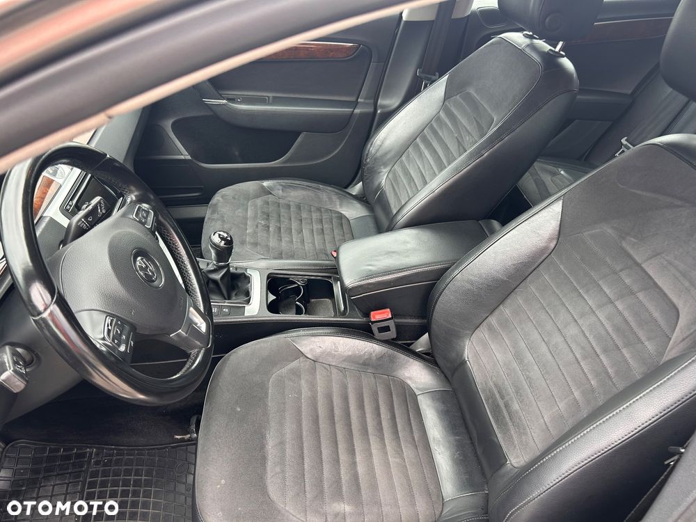Volkswagen Passat 2.0 TDI BlueMotion Technology Highline - 19