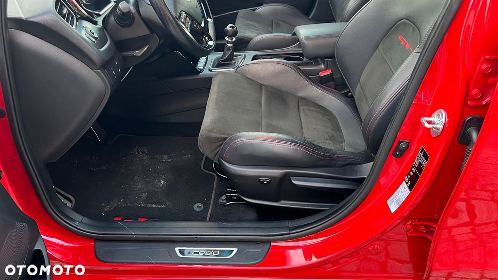 Kia Ceed - 12
