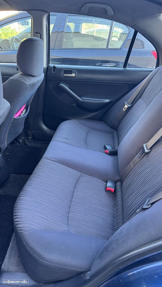 Honda Civic 1.6 ES - 9