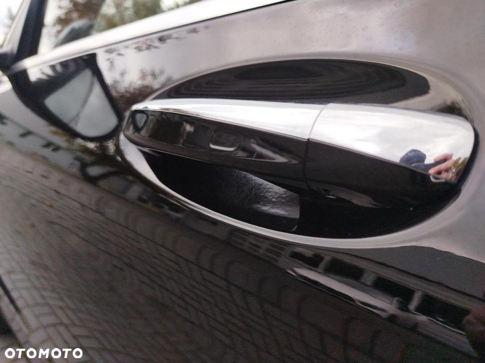 Mercedes-Benz GLC - 21