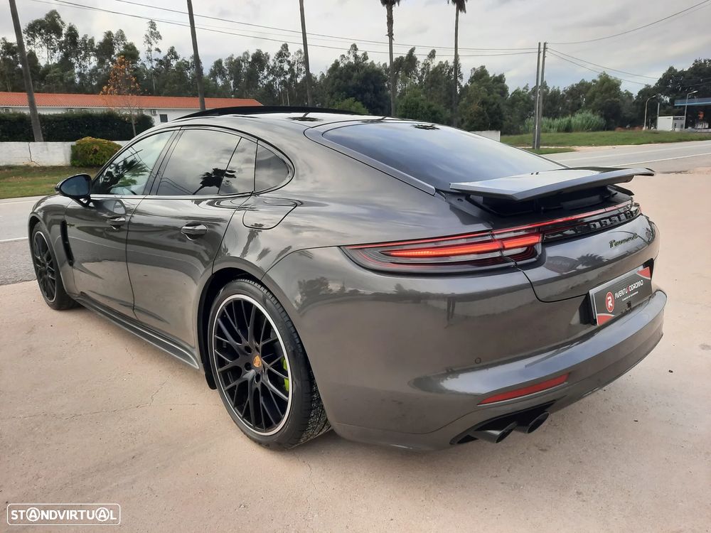 Porsche Panamera 4 E-Hybrid - 17