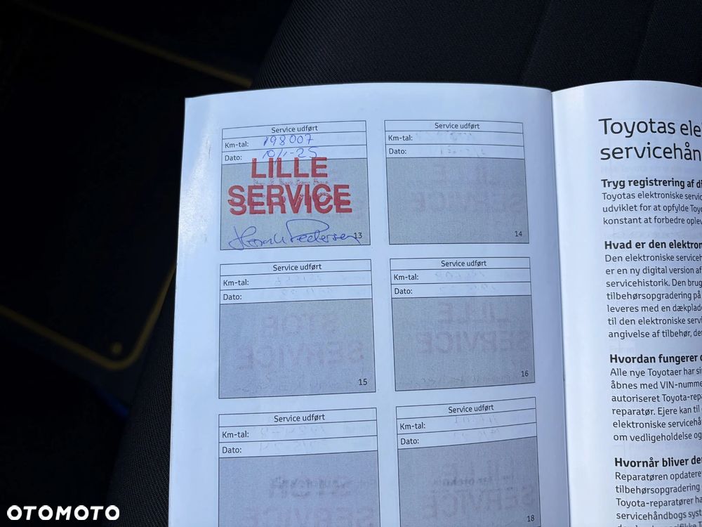 Toyota Auris 1.8 HSD Prestige - 40