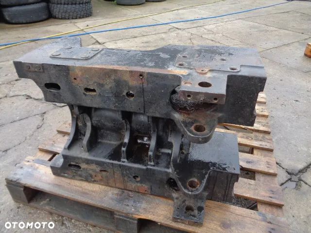 Wspornik przedniego mostu kołyska Case 5130 - 1