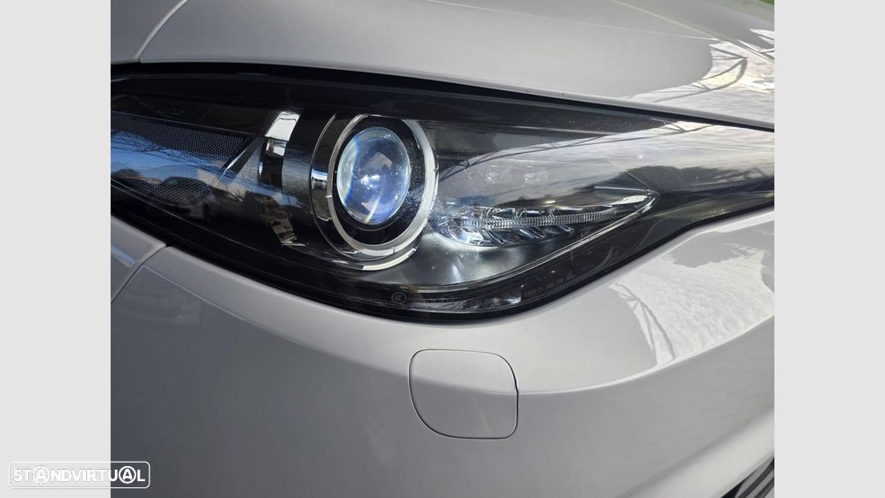 Alfa Romeo Giulia 2.2 D Estrema Q4 AT8 - 16