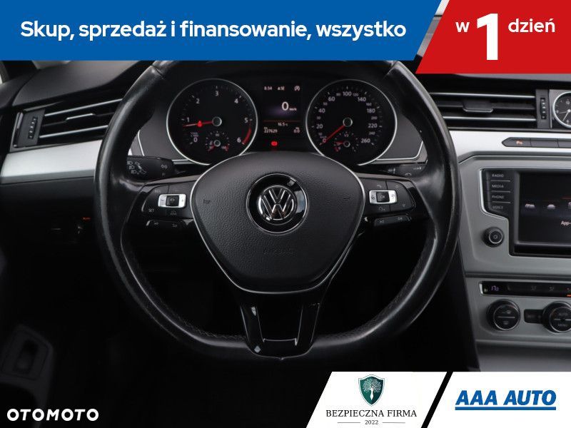 Volkswagen Passat Variant - 18