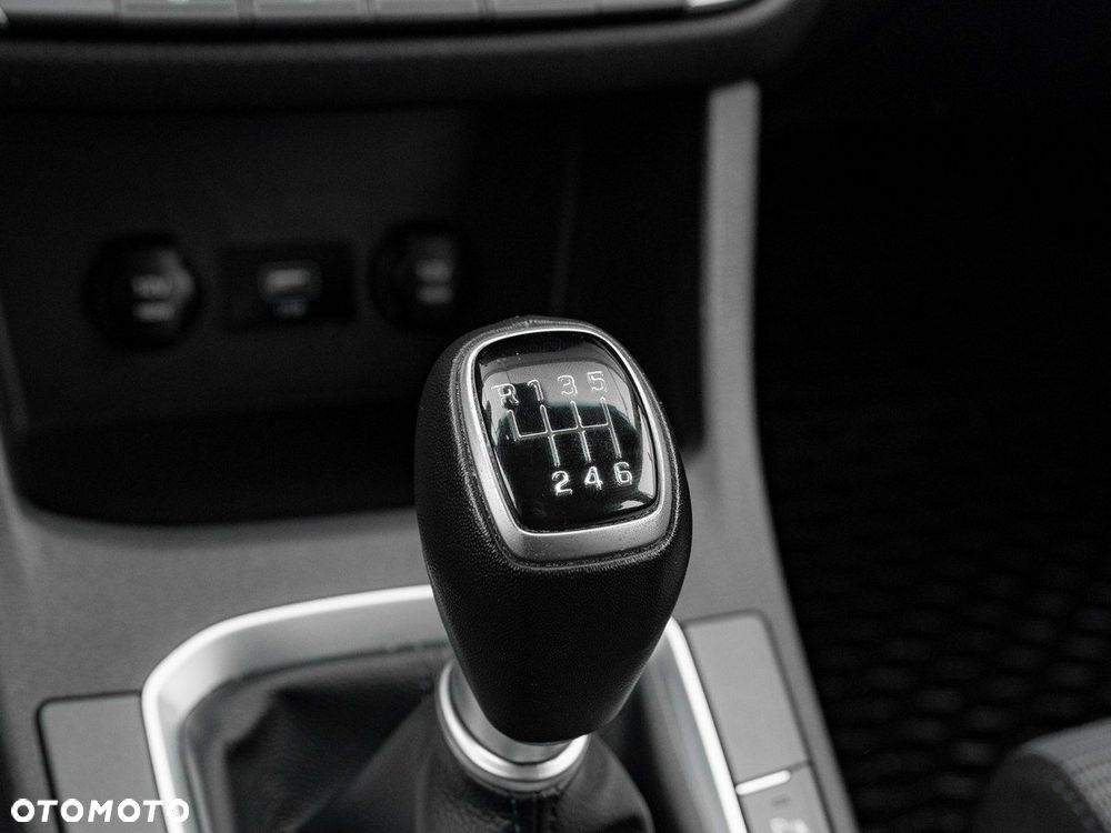 Hyundai i30 1.5 DPI Classic + - 17