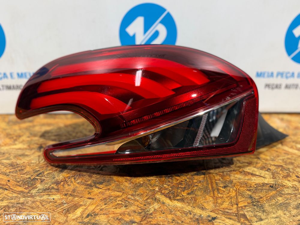 Farolim traseiro esquerdo Peugeot 208 de 2017 - 2