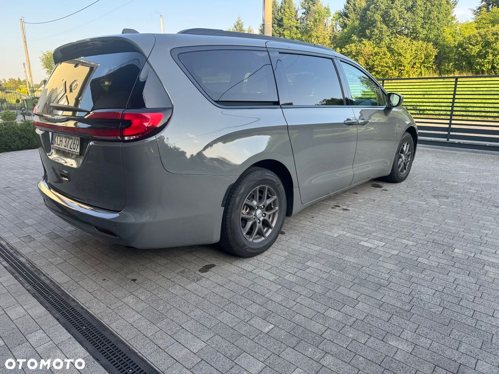 Chrysler Pacifica - 4