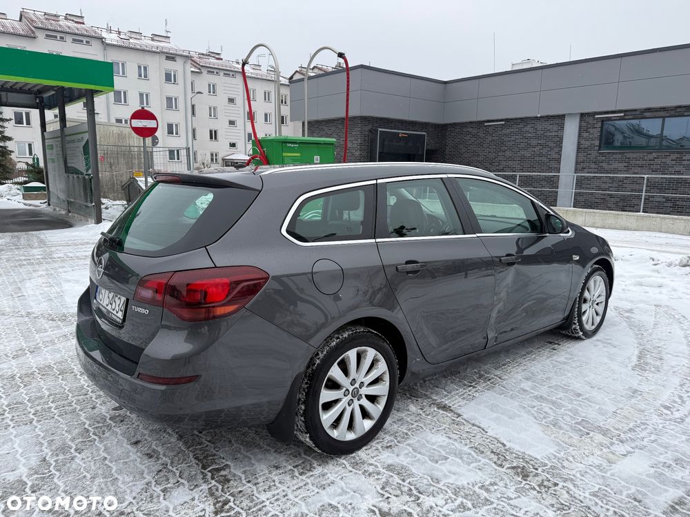 Opel Astra 1.4 T Cosmo - 4