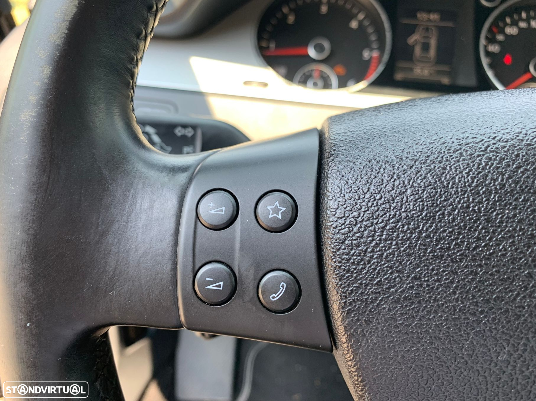 VW Passat 2.0 TDI BM Confortline - 32