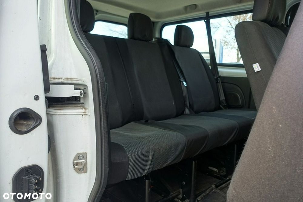Renault Trafic - 16