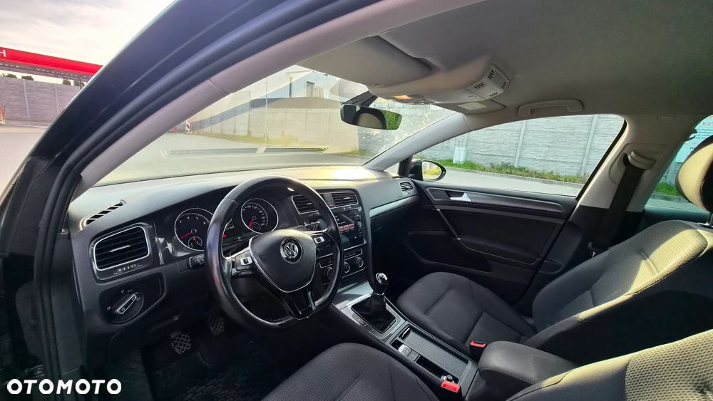 Volkswagen Golf 1.4 TSI BMT Comfortline - 32