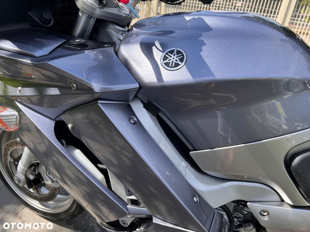 Yamaha FJR - 24