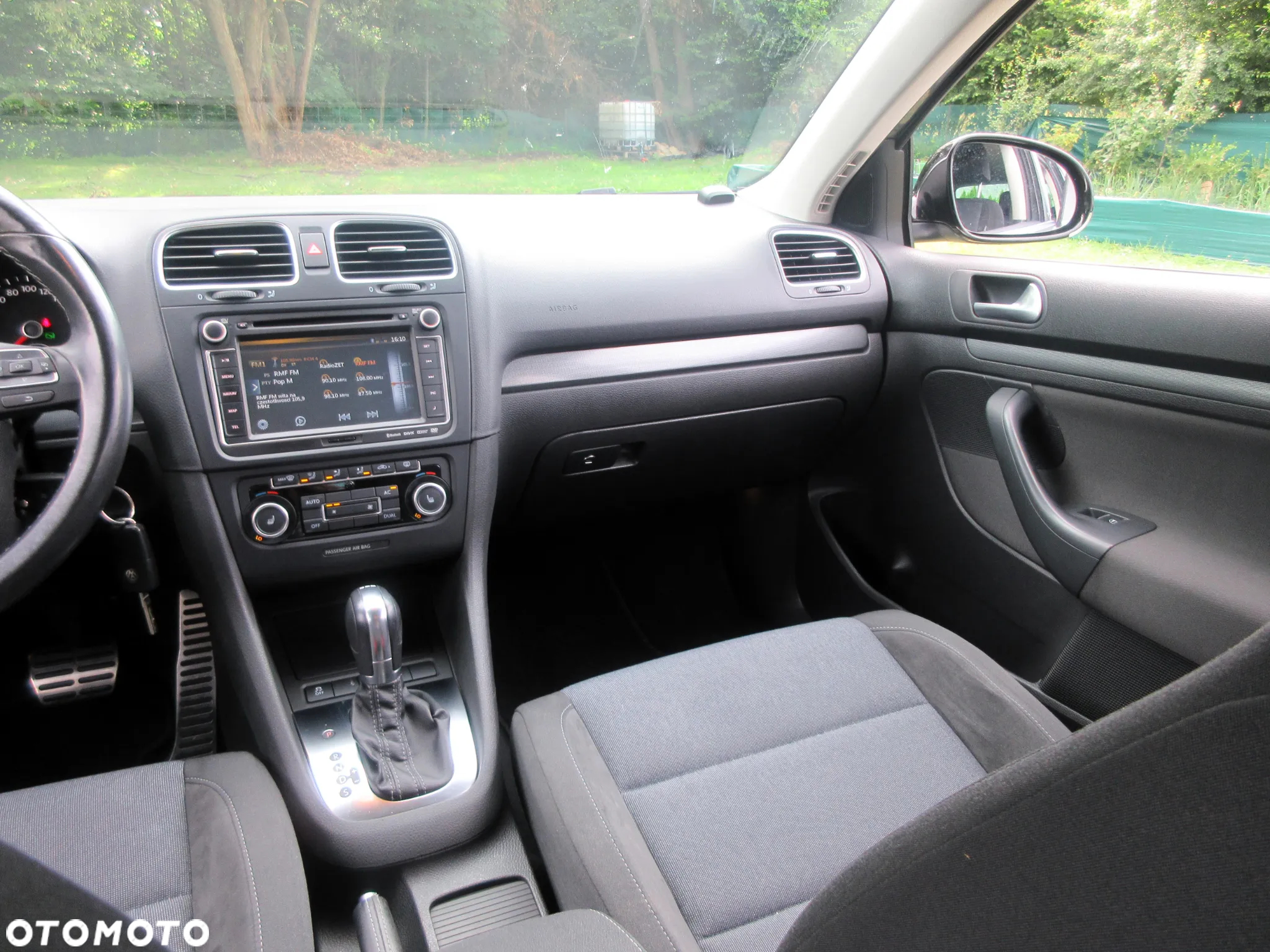 Volkswagen Golf 2.0 TDI DPF BlueMotion Technology DSG Style - 19