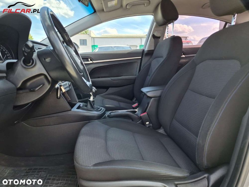 Hyundai Elantra - 5