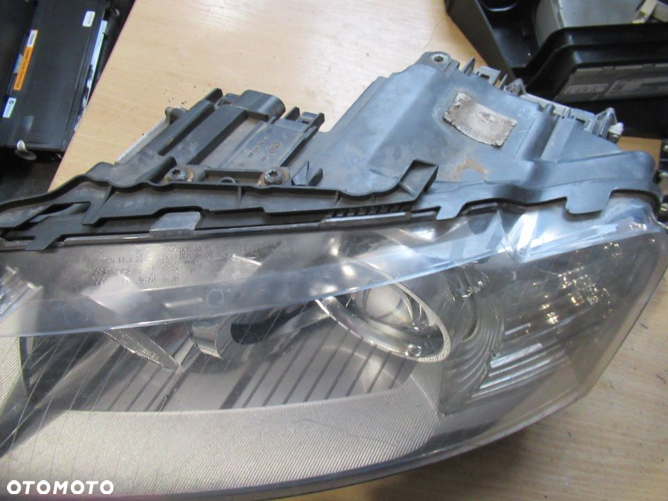 LAMPA PRZÓD LEWA AUDI A8 D3 - 2