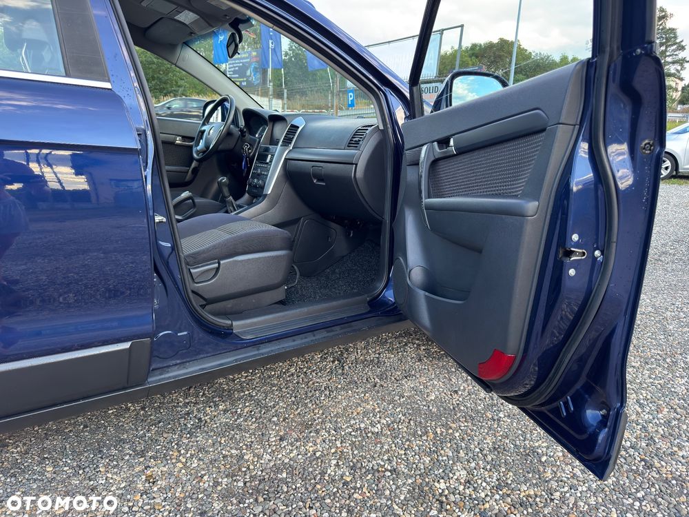 Chevrolet Captiva 2.4 LS 5os - 25