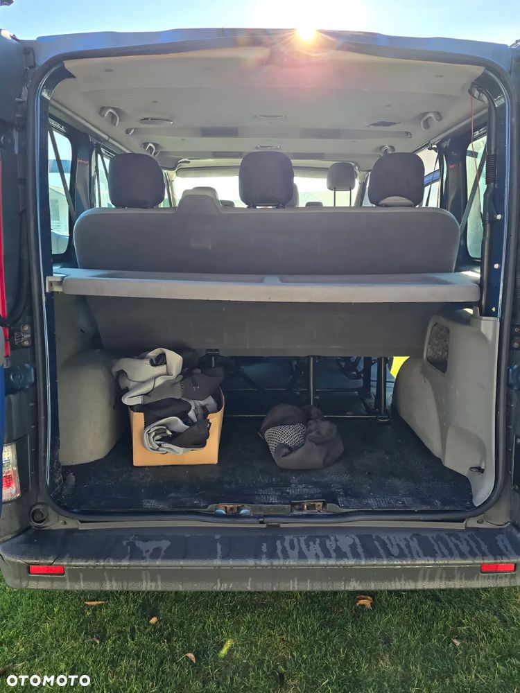 Opel Vivaro - 8